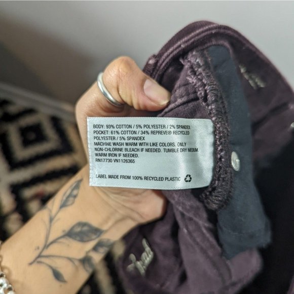 Universal Thread Plum Corduroy Mid Rise Skinny Pants Women's Size 0/25 - Picture 5 of 5